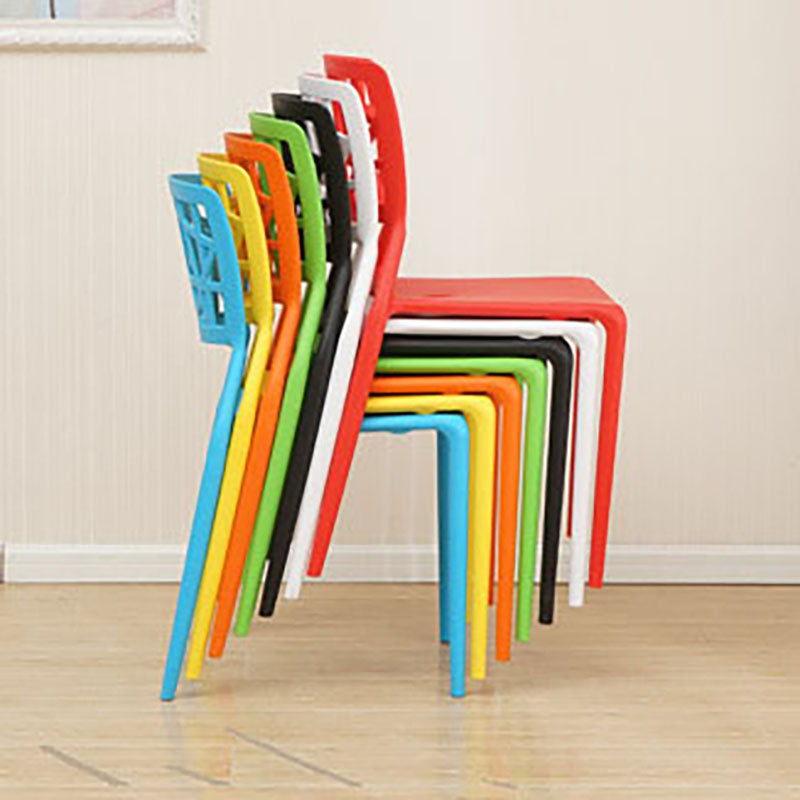 Silla trasera abierta contemporánea, silla lateral sin brazos de comedor apilable de plástico