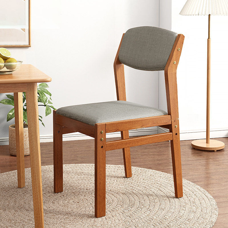 Silla lateral moderna de tela de madera de caucho, acabado mate, parte trasera abierta, silla de comedor