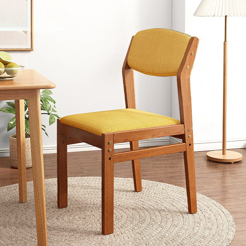Silla lateral moderna de tela de madera de caucho, acabado mate, parte trasera abierta, silla de comedor