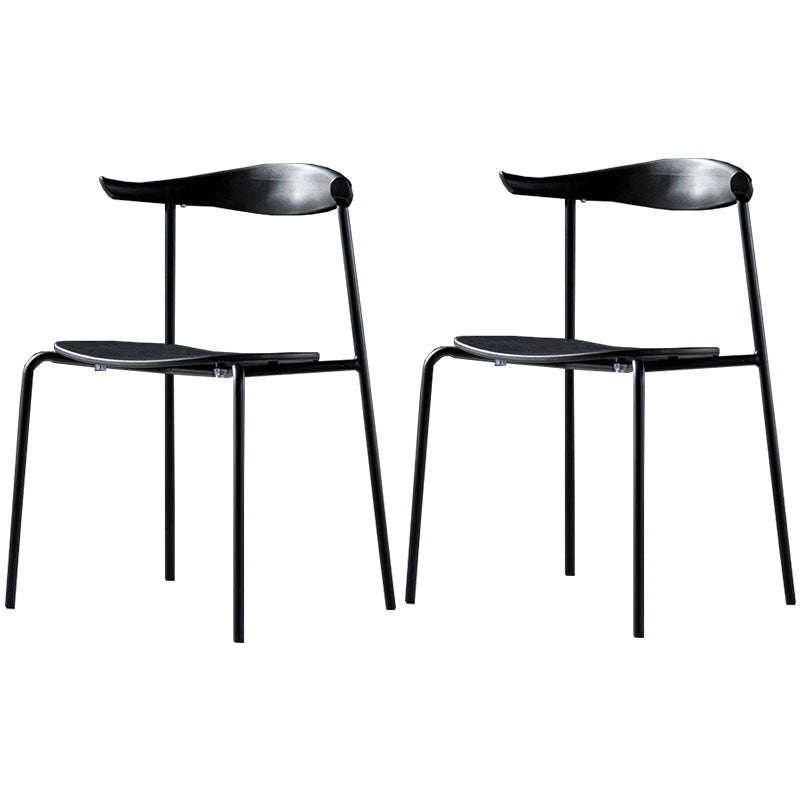 Silla contemporánea con respaldo abierto, silla auxiliar sin brazos con patas de metal