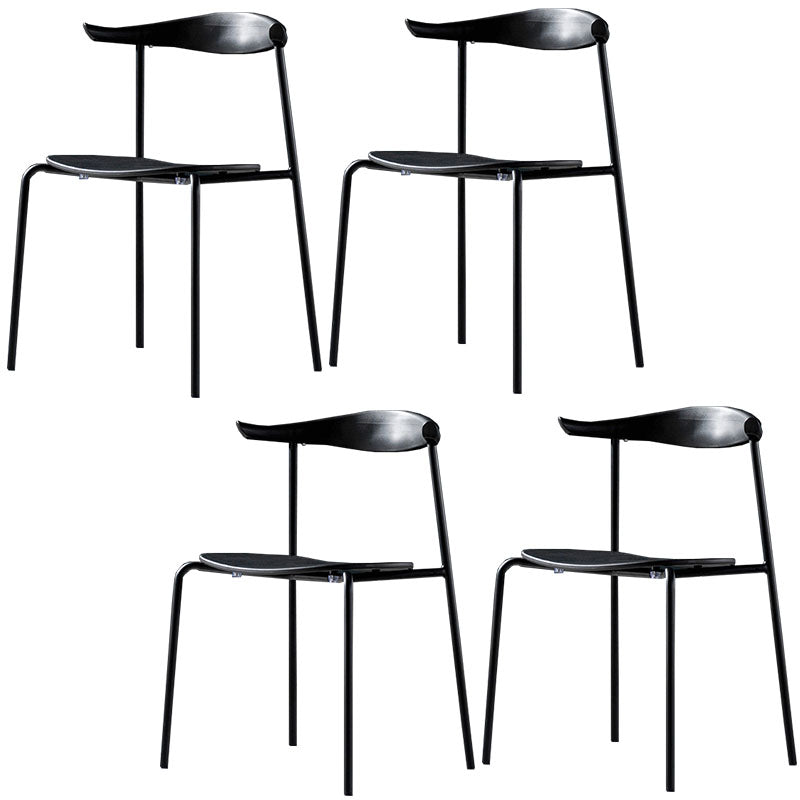 Silla contemporánea con respaldo abierto, silla auxiliar sin brazos con patas de metal