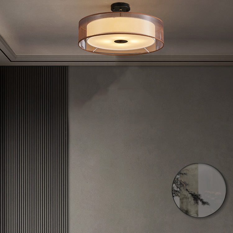 Traditionele trommel dicht bij plafondlichte stof plafondlamp in het zwart