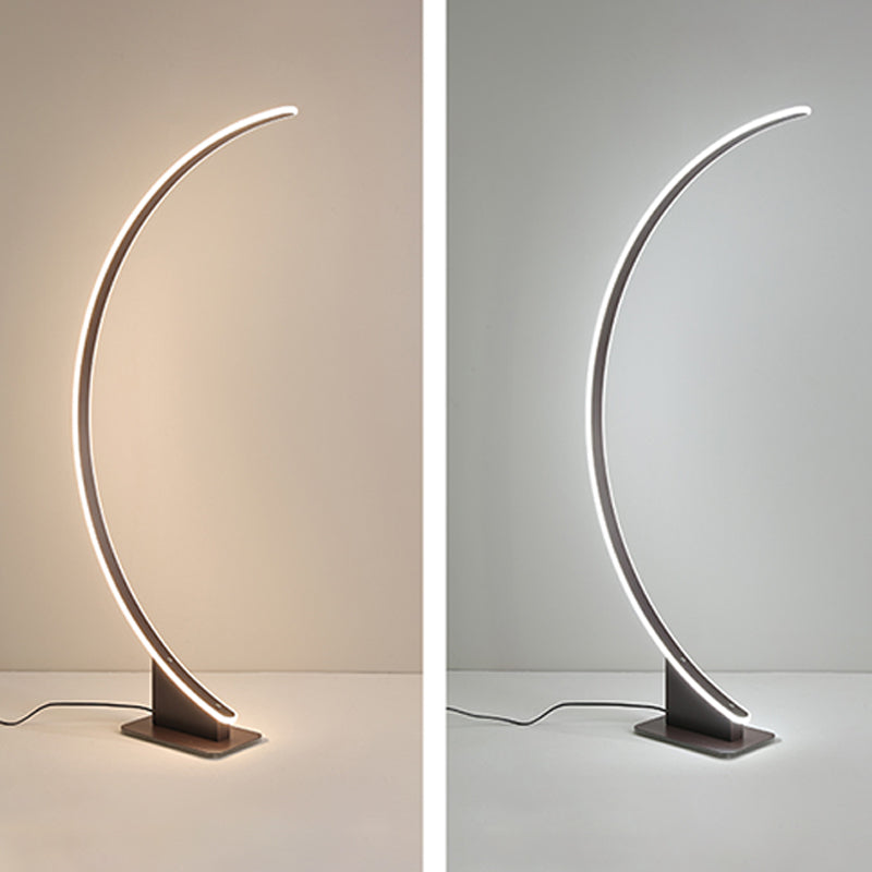 Luce da pavimento a forma lineare in metallo 1 Moderno luce montata sul pavimento leggero