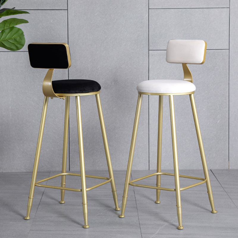 Glamlos -armlose Rückenlehneschalter Stuhl Stahl Café Stuhl mit Samtkissen und Pedal