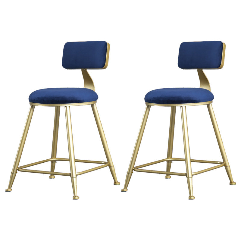 Glamlos -armlose Rückenlehneschalter Stuhl Stahl Café Stuhl mit Samtkissen und Pedal