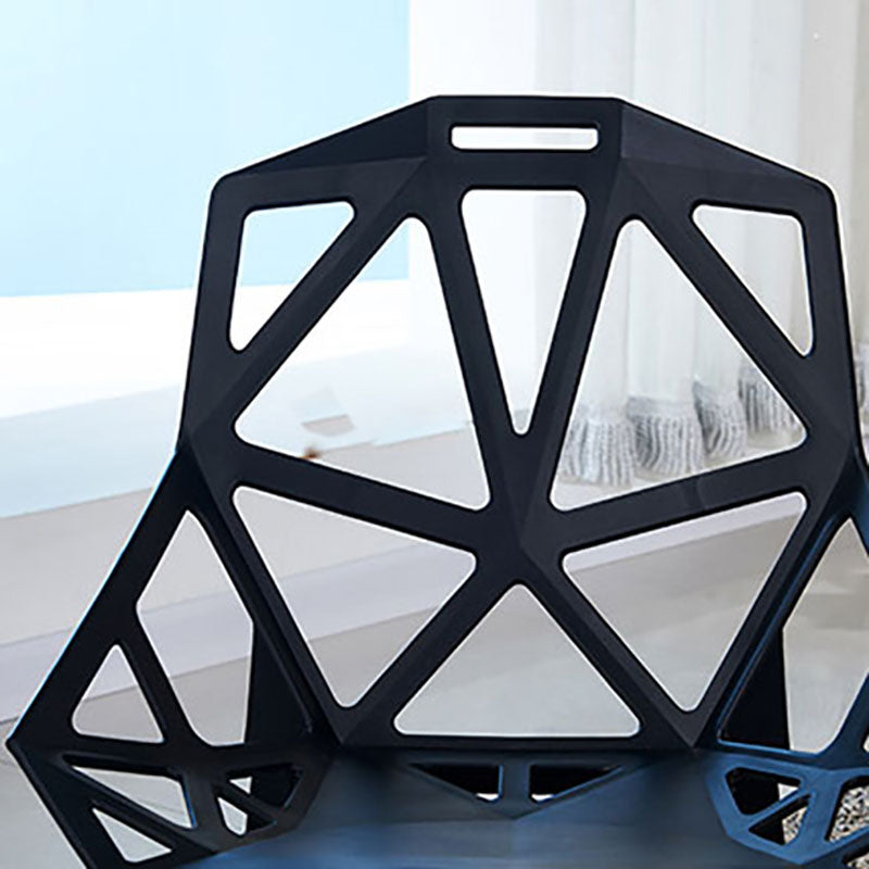 El comedor contemporáneo plástico preside la cocina que cena la silla lateral del brazo