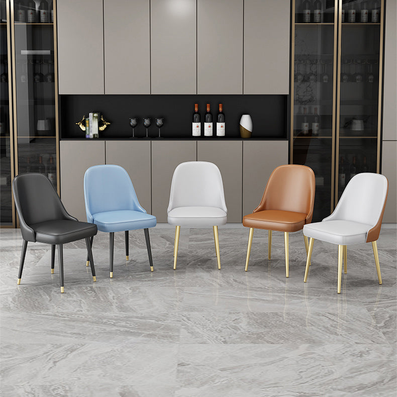 Silla auxiliar de comedor con respaldo sólido y brazo escandinavo Silla auxiliar de comedor de cuero