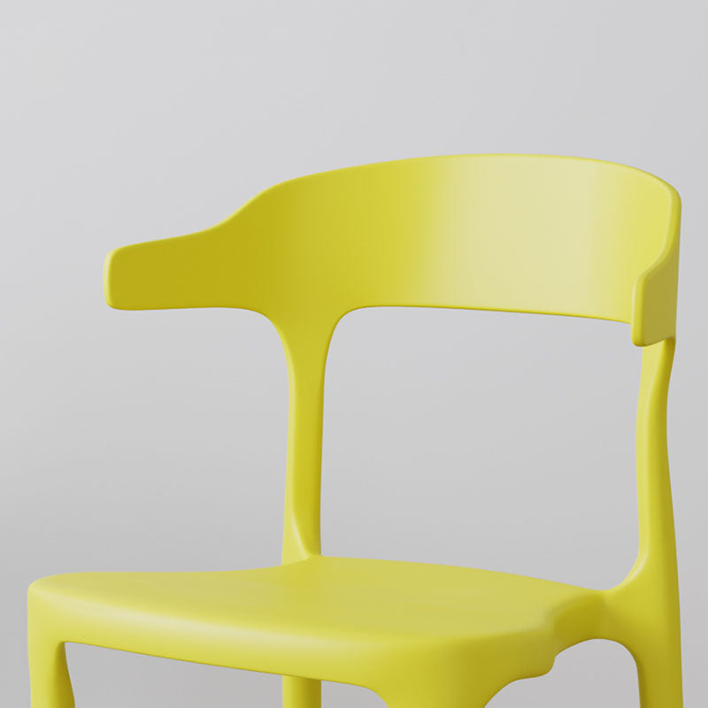 Silla de comedor moderna de plástico con acabado mate y respaldo abierto