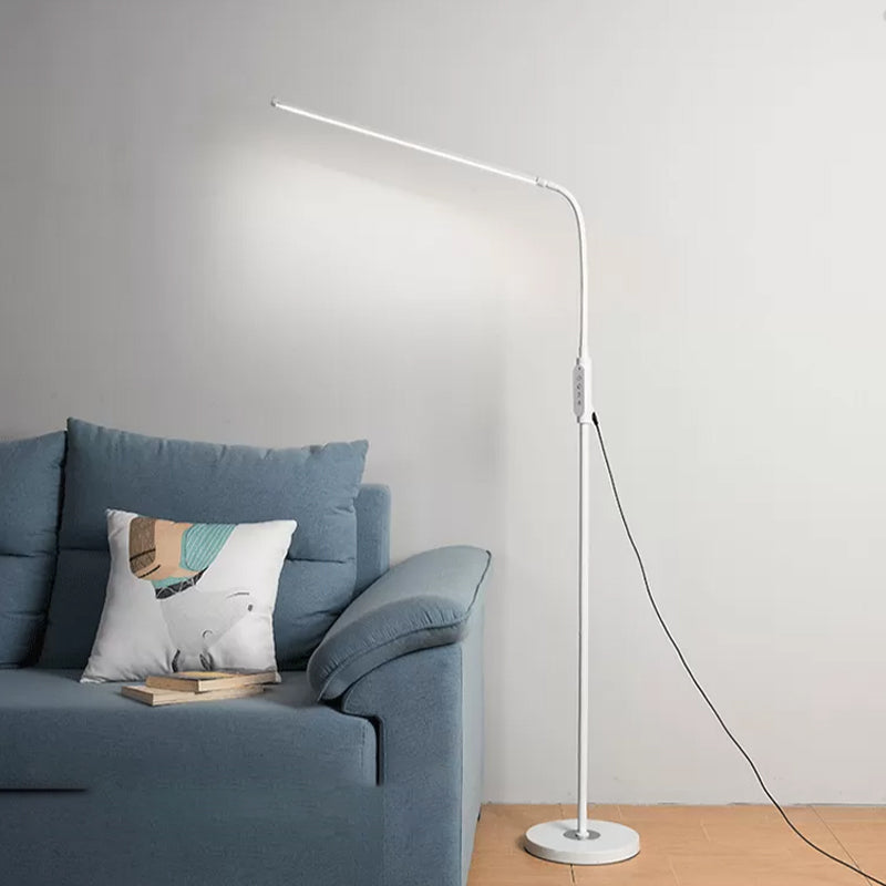 Lampadaire en forme linéaire de style contemporain de style métal.