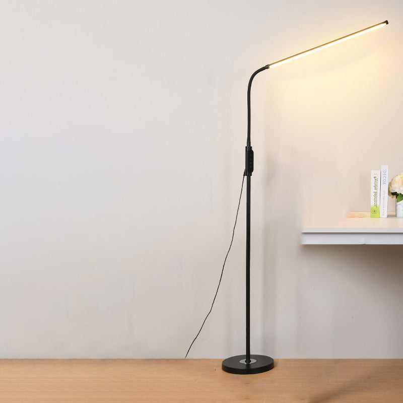 Lampadaire en forme linéaire de style contemporain de style métal.