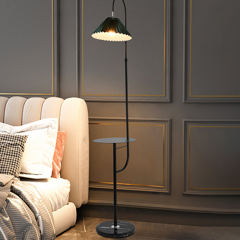 Forma geométrica Luz de piso de metal estilo moderno de 1 luces de lámpara de piso