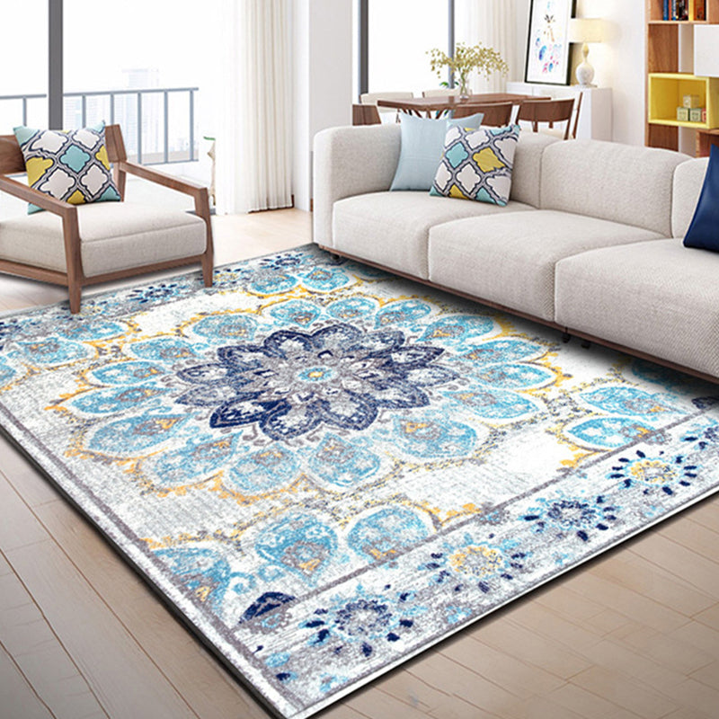 Light Gray Graphic Rug Polyester Vintage Rug Washable Rug for Living Room