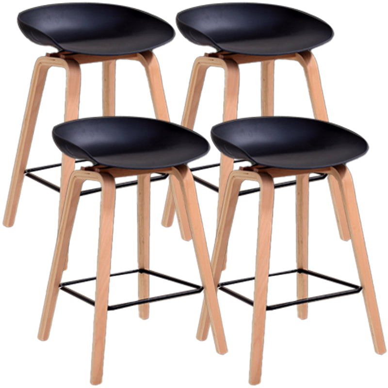 Barhocker im skandinavischen Stil, Holzbeine, PP-Schalensitz für Restaurantbar