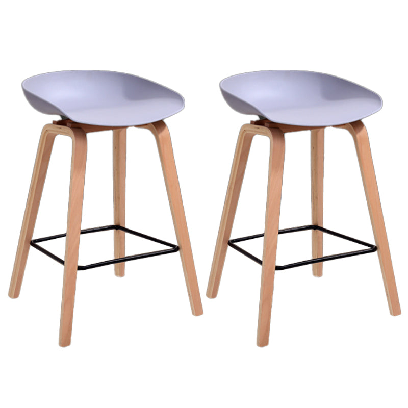 Barhocker im skandinavischen Stil, Holzbeine, PP-Schalensitz für Restaurantbar
