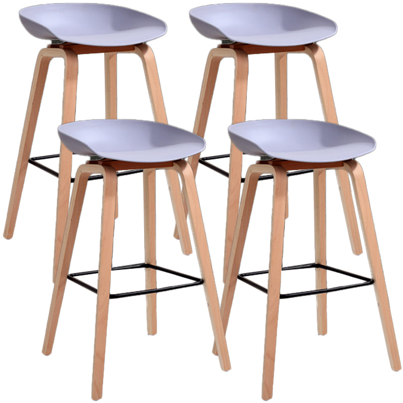 Barhocker im skandinavischen Stil, Holzbeine, PP-Schalensitz für Restaurantbar