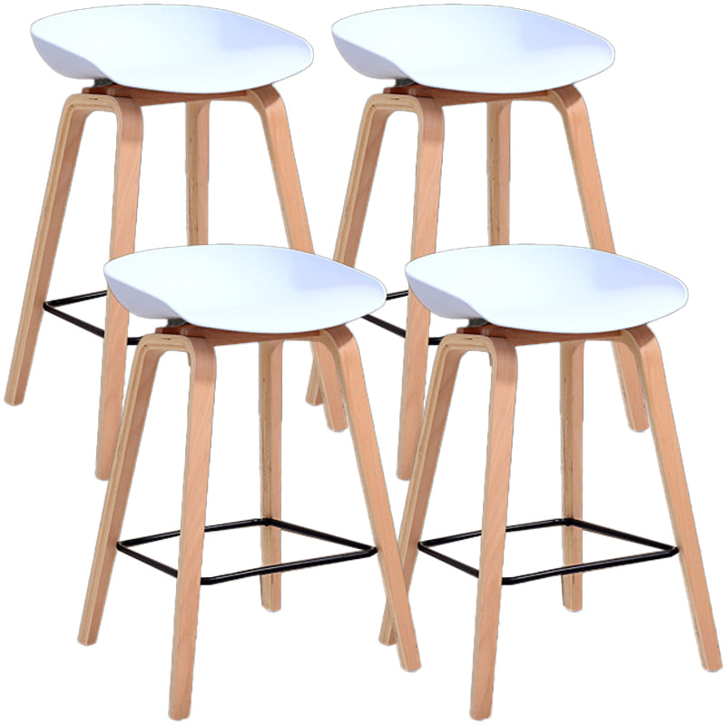 Barhocker im skandinavischen Stil, Holzbeine, PP-Schalensitz für Restaurantbar