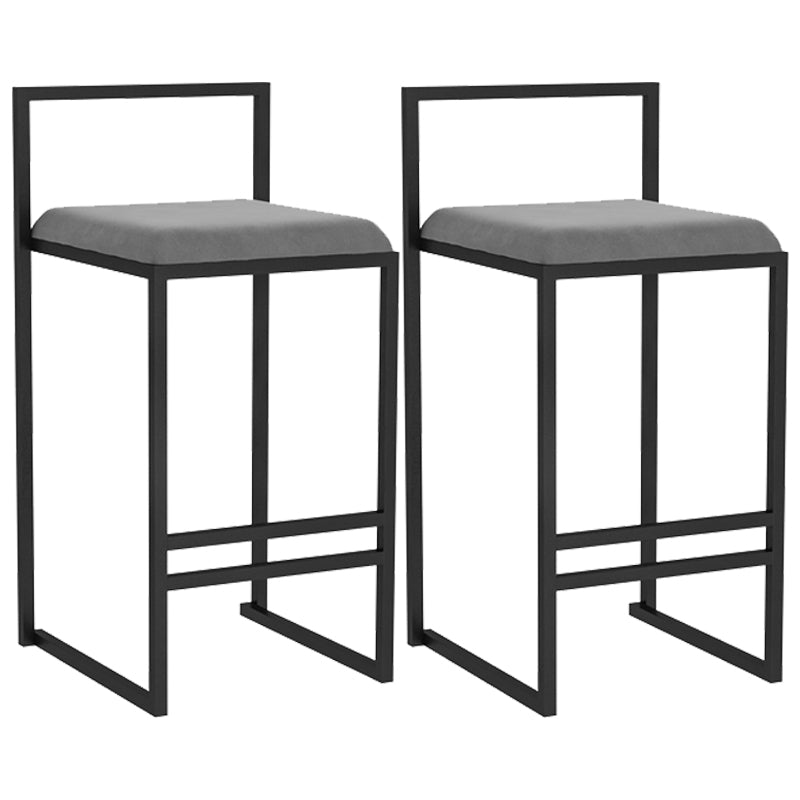 Barhocker im skandinavischen Stil mit Kufenbeinen, quadratischer Sitzhocker für die Küchenbar