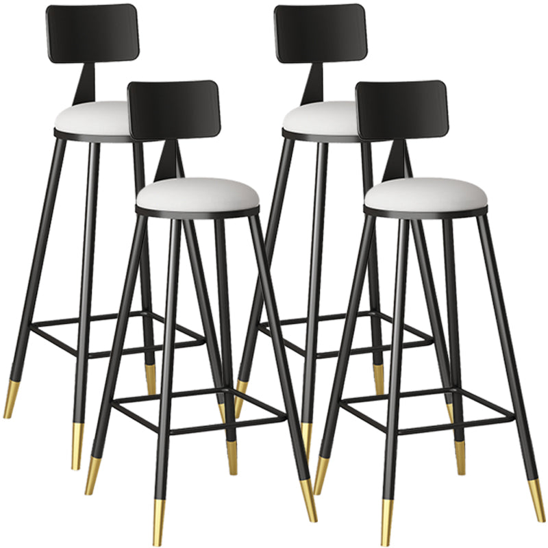 Nordic Iron Low Rücken Barstool einfacher Innenhocker mit runden Polster