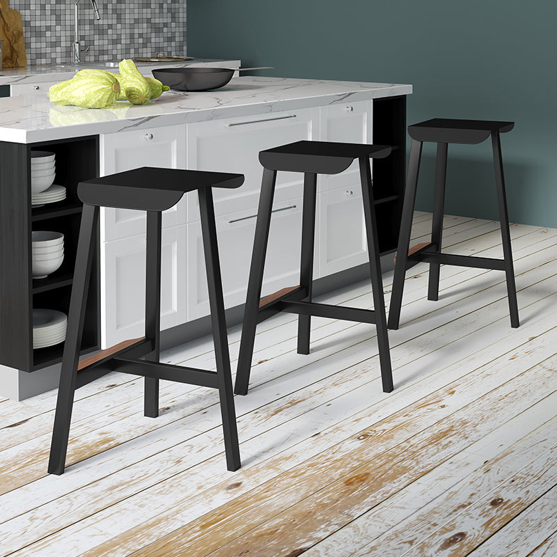 Taburete de bar simple sin respaldo de metal industrial 26" H Taburete alto interior con asiento cuadrado