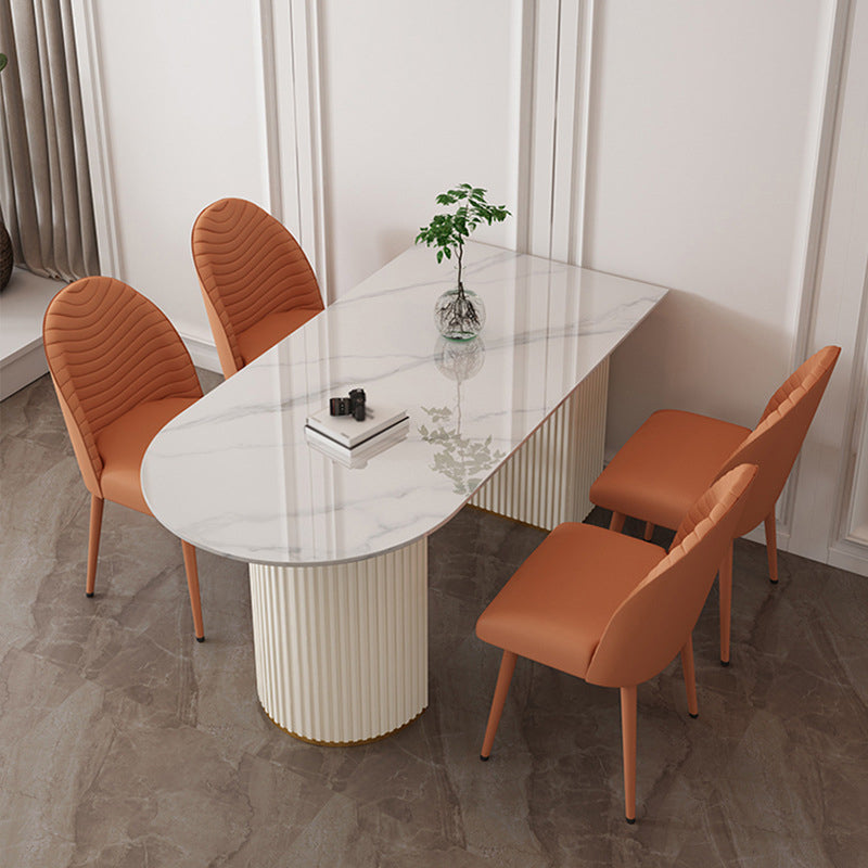 Eettafel met stenen blad Traditionele luxe tafel met sledeonderstel in wit