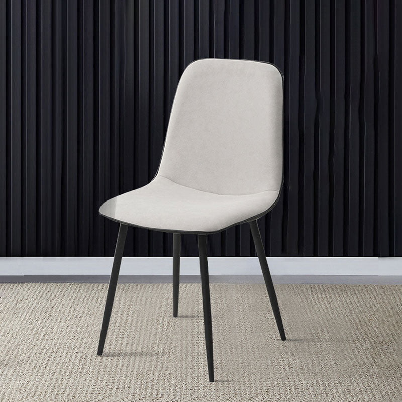 Silla de comedor tapizada con acabado mate y respaldo sólido para el hogar moderno