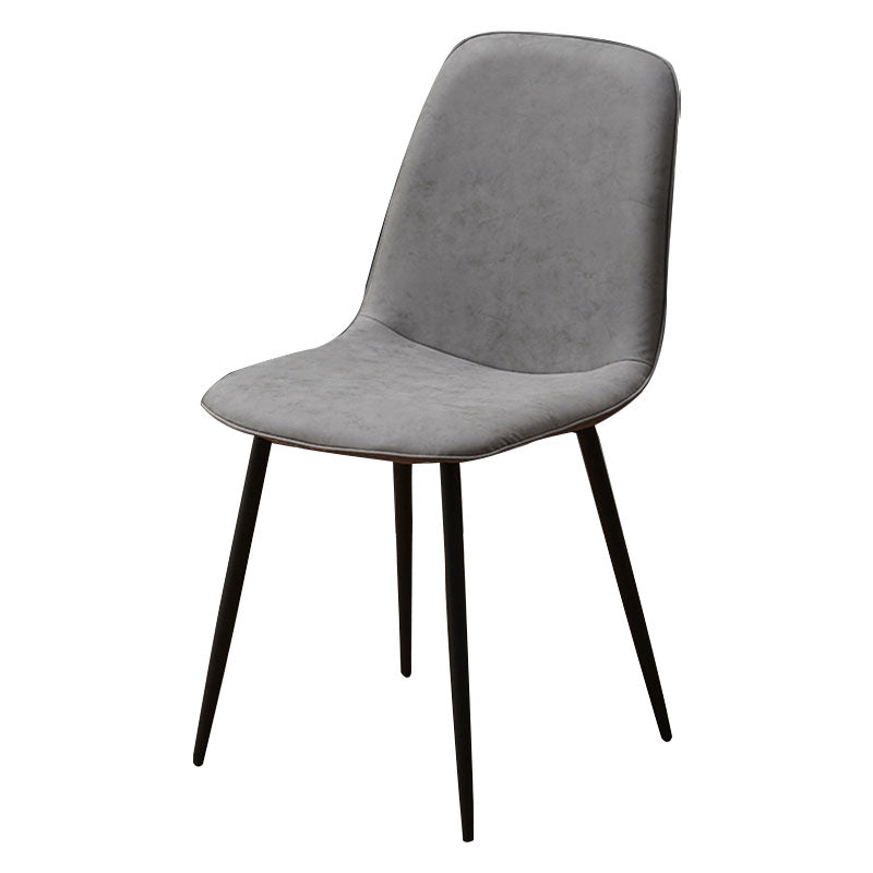 Silla de comedor tapizada con acabado mate y respaldo sólido para el hogar moderno