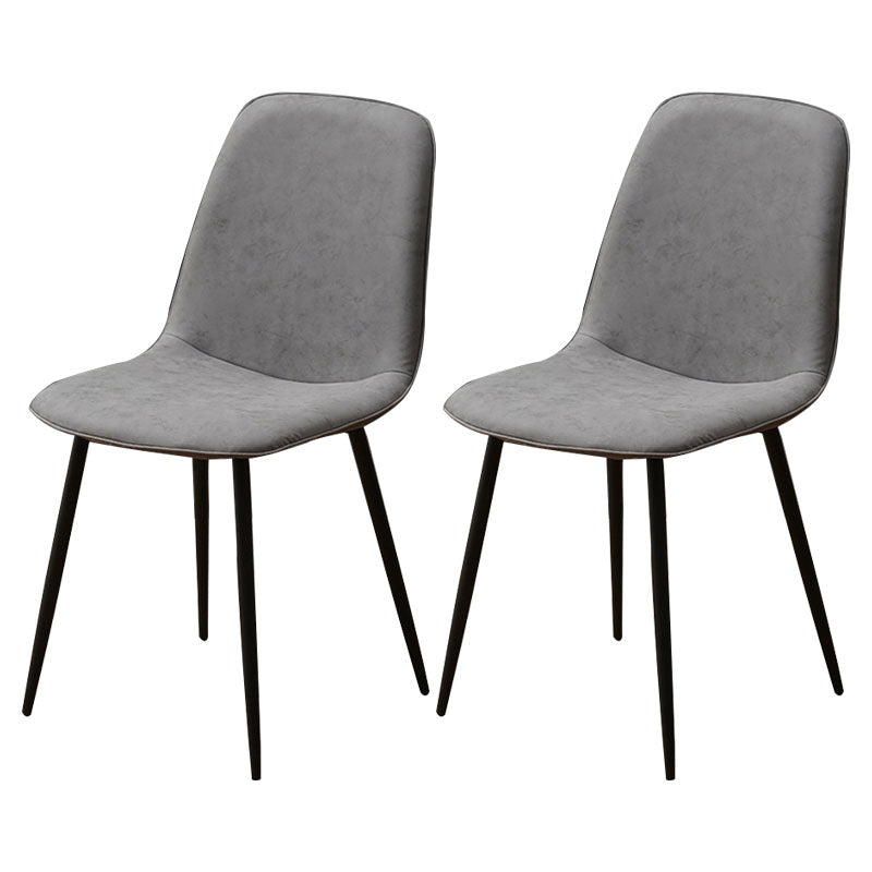 Silla de comedor tapizada con acabado mate y respaldo sólido para el hogar moderno