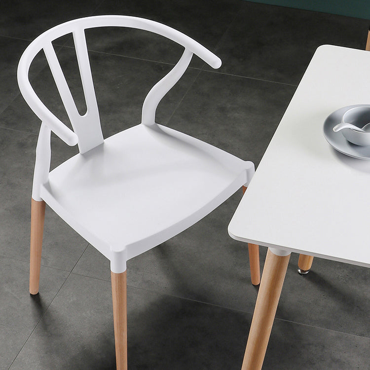 Sedia moderna del braccio braccio di faggio con finitura opaca sedia da pranzo in plastica