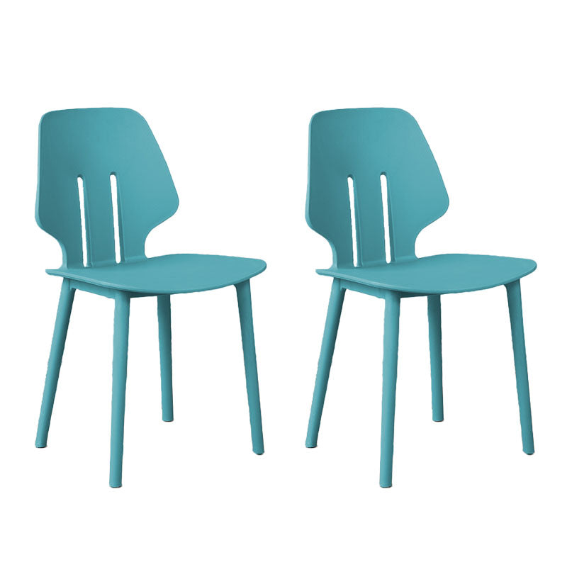 Chaise de salle à manger en plastique colorée scandinave, sans bras, à dossier solide