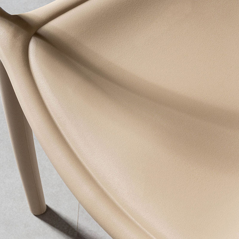 Chaises contemporaines avec bras de salle à manger, chaise latérale en plastique à dossier ouvert pour la cuisine