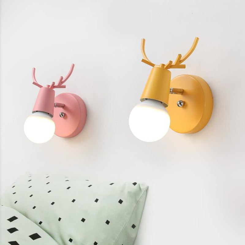 1-Light Unique Wall Sconce Modern Style Metal Wall Lighting for Bedroom