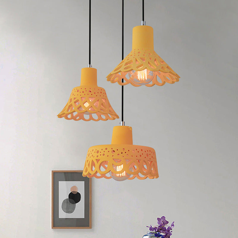Iluminación colgante grabada en hormigón de estilo nórdico 1 luz colgante de gris claro/blanco/amarillo con tono geométrico/campana/acampanado