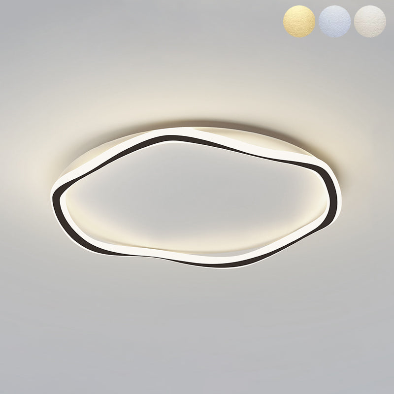 Los LED lineales acrílicos están instalados en dispositivos de fijación de techo de hierro lacado de estilo moderno en espacios interiores.