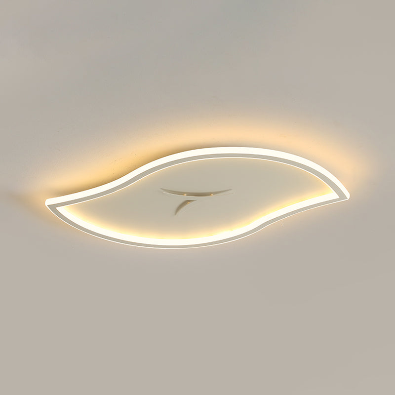 Moderne künstlerische LED-Deckenleuchte aus Eisen, Blattform, Unterputzmontage mit Acrylschirm