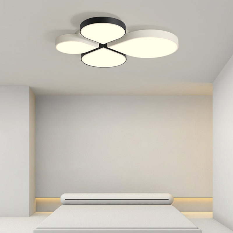 Plafonnier LED en acrylique à 4 lumières de style moderne et concis, plafonnier géométrique en fer laqué