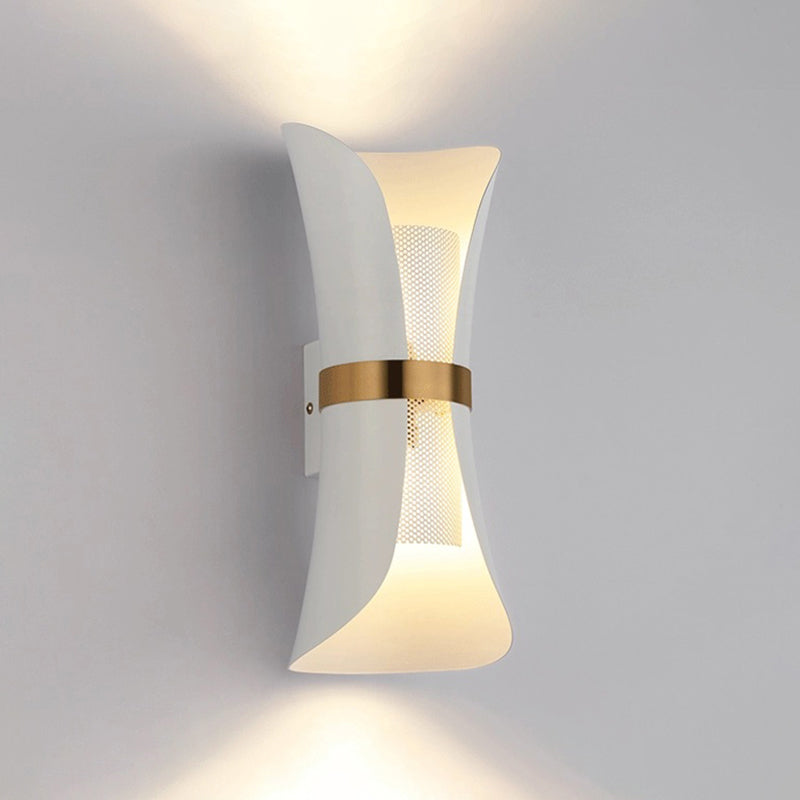 Metall gebogene Wandleuchter moderner Stil 2 Lichter Wandscheibe Jung