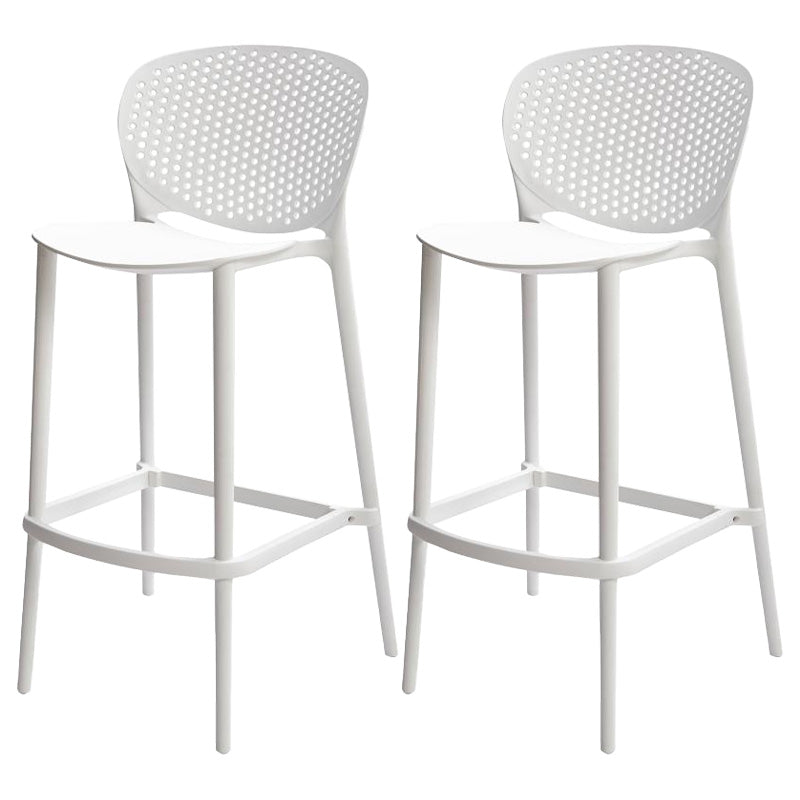 Moderno sgabello da bar in plastica da banco di backnatless.