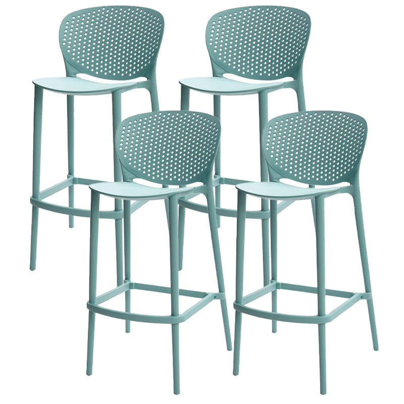 Moderno sgabello da bar in plastica da banco di backnatless.