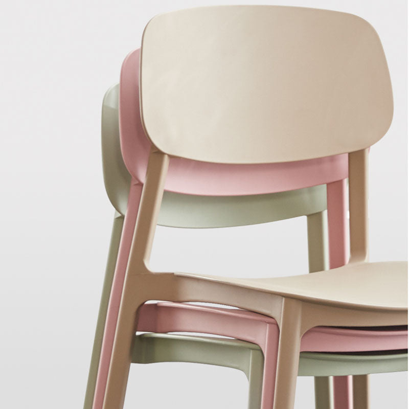 Silla lateral casera de plástico moderna con respaldo abierto y acabado mate