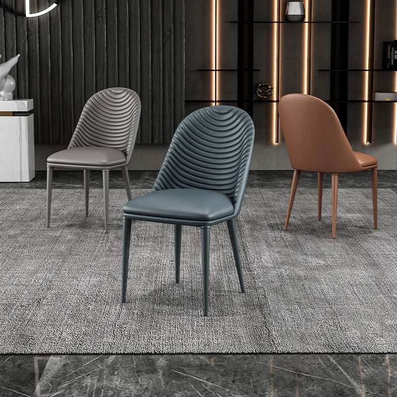 Sedia da pranzo in pelle parsons in stile designer parsons