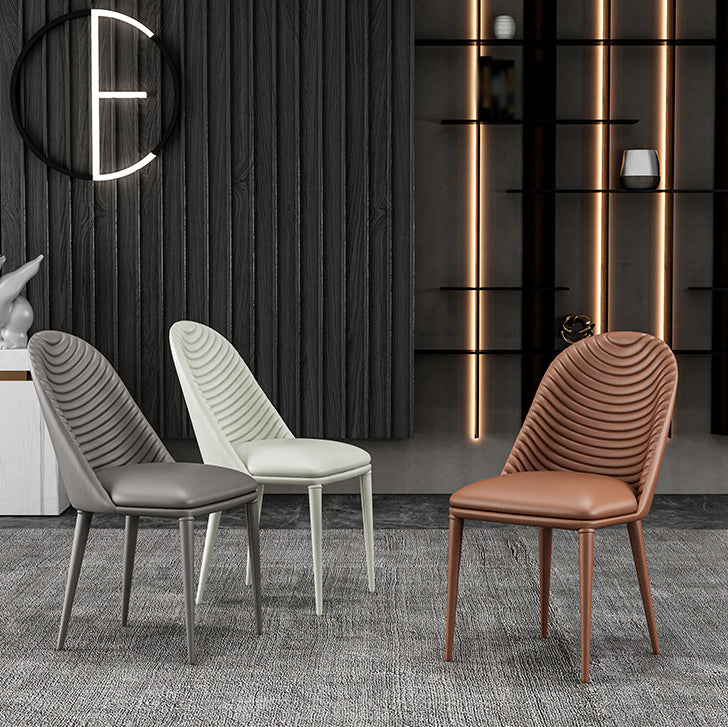 Sedia da pranzo in pelle parsons in stile designer parsons