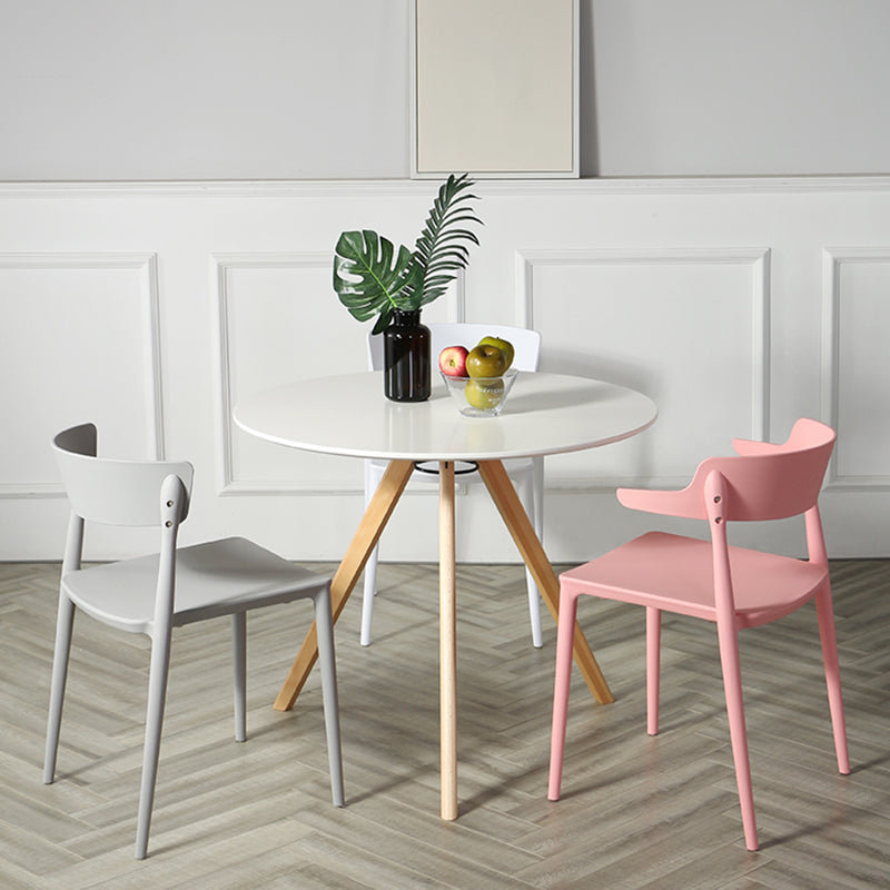 Silla sin brazos de comedor de plástico escandinavo, silla lateral con respaldo abierto