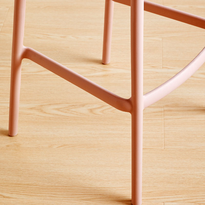 Tabouret de bar nordique à dossier bas en plastique, haut empilable d'intérieur avec siège en selle