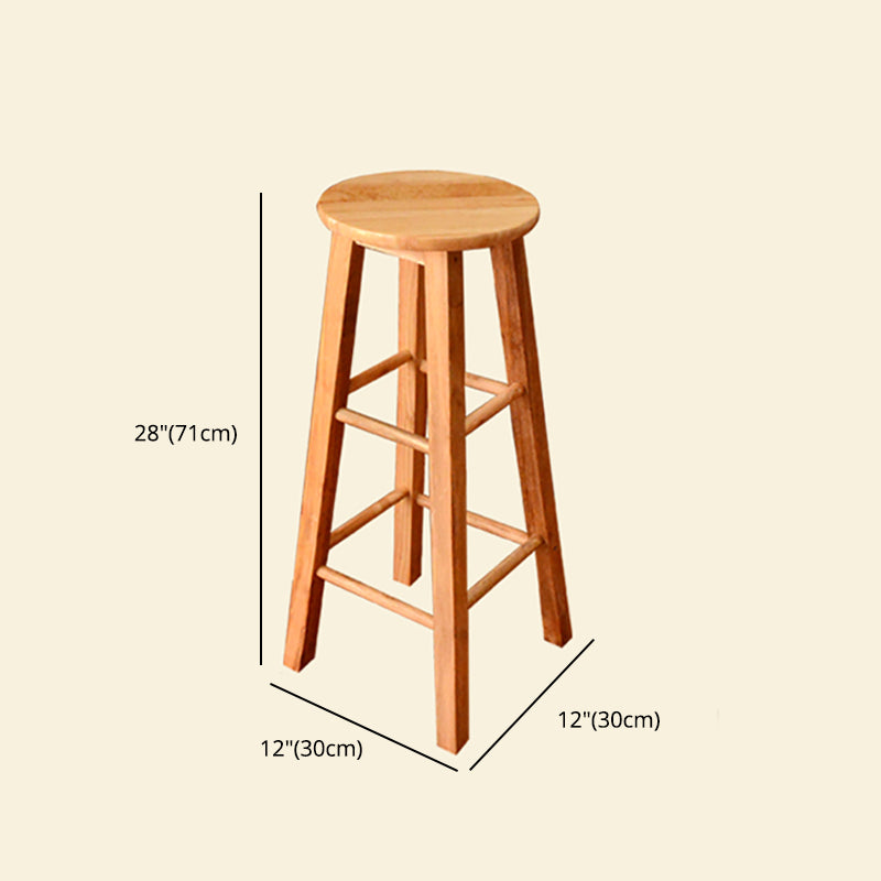 Moderner armloser, rückenfreier Barhocker aus Holz mit Holzsitz und Pedal