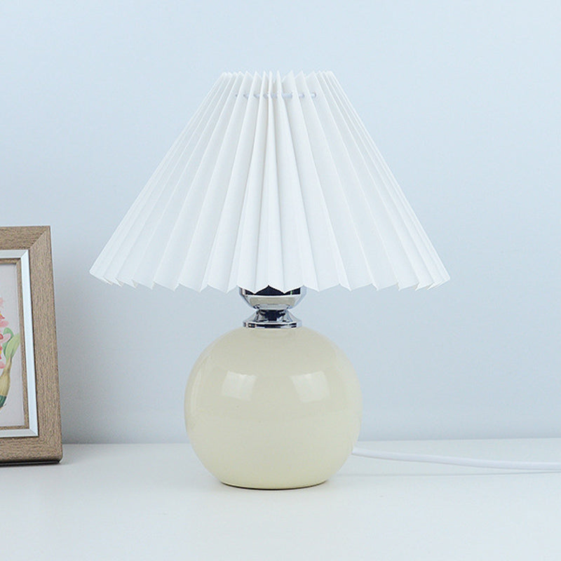 Lámpara de mesa de forma de cono de estilo de tela de estilo moderno luz de mesa de luz