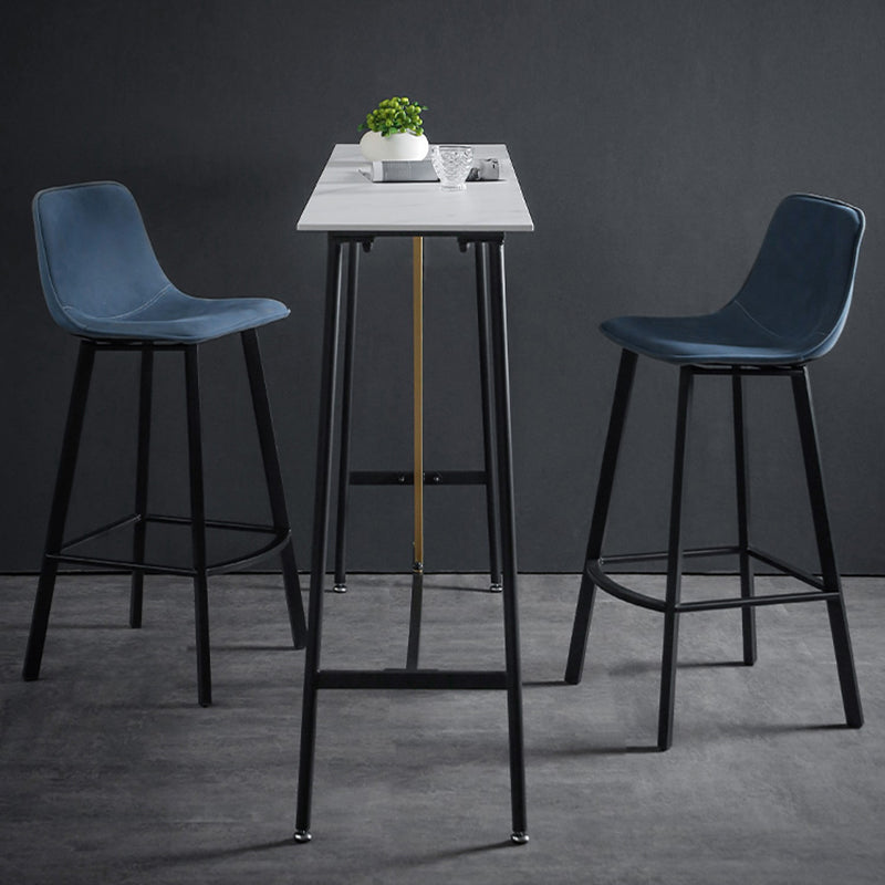 Barhocker im Industriestil mit Eisenbeinen, Thekenhocker für die Restaurantbar