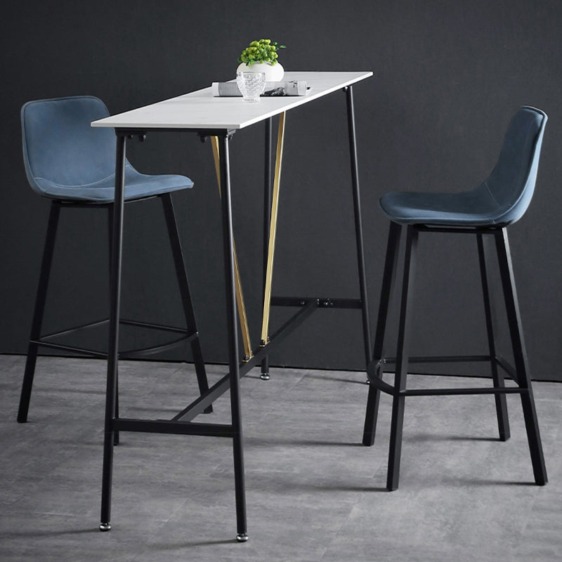 Barhocker im Industriestil mit Eisenbeinen, Thekenhocker für die Restaurantbar