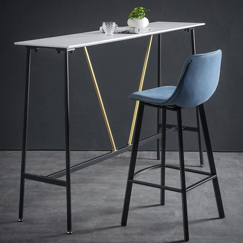 Barhocker im Industriestil mit Eisenbeinen, Thekenhocker für die Restaurantbar