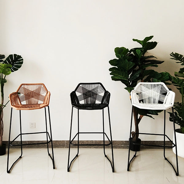 Moderne Armlehre Rückenlehne Theke Stuhl Iron Balcony Barhocker mit Rattansitz und Pedal