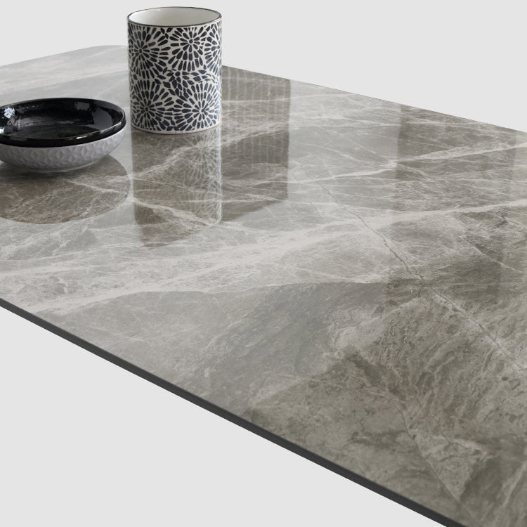 Mesa de comedor de piedra con 4 piernas negras
